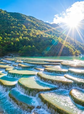 21475 ทัวร์จีน วัน 5 คืน GO1KMG-TG011 หุบเขาพระจันทร์สีน้ำเงิน เมืองโบราณลี่เจียง วัดลามะจ้านหลิง เขาหยีเหลียง (ไม่เข้าร้านรัฐบาล) 6 บิน การบินไทย