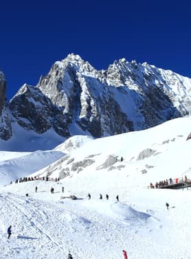 21776 ทัวร์จีน วัน 3 คืน HDM110 วัดเจ้าแม่กวนอิม ภูเขาหิมะมังกรหยก หุบเขาน้ำเงิน สวนชุ่ยหูชมดอกทิวลิป 4 บิน Kunming Airlines