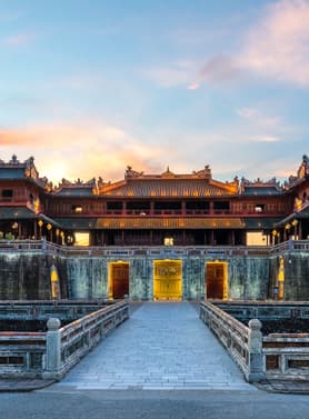 21790 ทัวร์เวียดนาม วัน 3 คืน WNVN_CHVZ4D-A03 หมู่บ้านธูป พระราชวังเว้ เจดีเทียนมู่ สะพานสีทอง 4 บิน VietJet Air