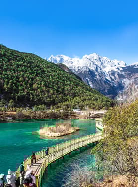 22228 ทัวร์จีน วัน 4 คืน 2ULJG-DR003 ทะเลสาบไป๋สุ่ยเหอ หุบเขาพระจันทร์สีน้ำเงิน ภูเขาหิมะมังกรหยก สระมังกรดำ 5 บิน Ruili Airlines