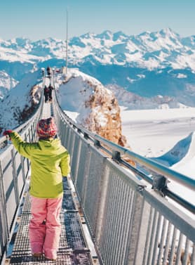 22563 ทัวร์สวิตเซอร์แลนด์ วัน 5 คืน GO3ZRH-EK008 น้ำตกไรน์ จัตุรัสปาราเดพลาทซ์ สะพานไม้ชาเปล ทะเลสาบเบรียนซ์ 8 บิน Emirates Airline