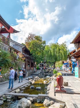 23033 ทัวร์จีน วัน 4 คืน 2ULJG-DR005 เจดีย์สามองค์ ทะเลสาบเอ๋อไห่ เมืองโบราณต้าหลี่ ภูเขาหิมะมังกรหยก 5 บิน Ruili Airlines