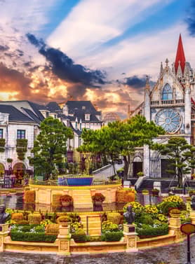 23234 ทัวร์เวียดนาม วัน 3 คืน บานาฮิลล์ ล่องเรือมังกรแม่น้ำหอม ฮอยอัน หมูบ้านแกะสลัก 4 บิน Emirates Airline