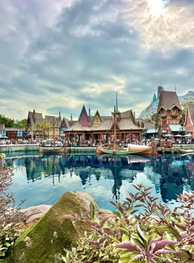 23402 ทัวร์ฮ่องกง วัน 3 คืน 2UHKG-TG005 สวนสนุกฮ่องกงดิสนีย์แลนด์ กระเช้านองปิง เจ้าแม่กวนอิมรีพัลส์เบย์ 4 บิน การบินไทย