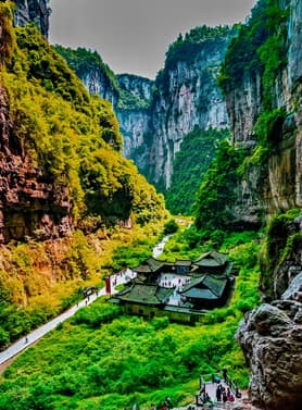 23473 ทัวร์จีน วัน 4 คืน MTWT260017 อุทยานหลุมฟ้าอู่หลง เขานางฟ้า ล่องเรือลอดถ้ำร้อยล้านปี เมืองโบราณจั๋วสุ่ย 5 บิน ไห่หนานแอร์ไลน์ 