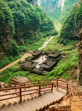 23558 ทัวร์จีน วัน 3 คืน TF-CKGCZ07 ชมหมีแพนด้า อุทยานหลุมฟ้า ผาหินแกะสลัก 5 บิน China Southern Airlines