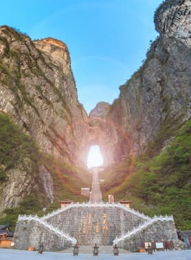 23685 ทัวร์จีน วัน 3 คืน ฉางซา 2UCSX-TG002 ระเบียงแก้ว-บันไดเลื่อน 999 ขั้น ถ้ำประตูสวรรค์ น้ำตกฝูหรง 4 บิน การบินไทย