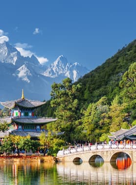 23771 ทัวร์จีน วัน 5 คืน 2ULJG-DR008 ภูเขาหิมะมังกรหยก สวนดอกไม้ฮวาอวี่มู่ฉาง หุบเขาพระจันทร์สีน้ำเงิน 6 บิน Ruili Airlines