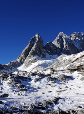 24003 ทัวร์จีน วัน 5 คืน SHTGKMG11 เมืองโบราณต้าหลี่-ลี่เจียง นั่งรถไฟชมวิวภูเขามังกรหยก สระมังกรดำ 6 บิน การบินไทย