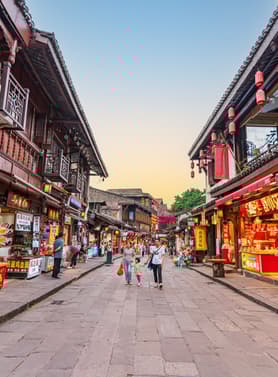 24303 ทัวร์จีน วัน 4 คืน CHUCKG3 อุทยานหลุมฟ้าสะพานสวรรค์ ผาหินแกะสลักต้าจู๋  เมืองโบราณฉือชี่โข่ว 5 บิน ไห่หนานแอร์ไลน์ 