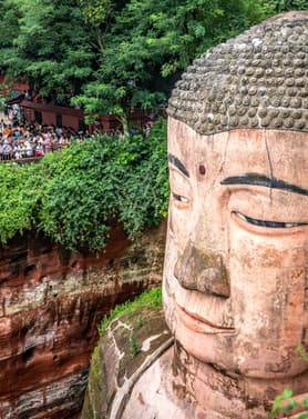 27316 ทัวร์จีน วัน 5 คืน อุทยานหลุมฟ้าสะพานสวรรค์ ล่องเรือชมหลวงพ่อโตเล่อซาน อุทยานภูผาหิมะสวรรค์ต๋ากู่ปิงชวน 7 บิน Thai AirAsia