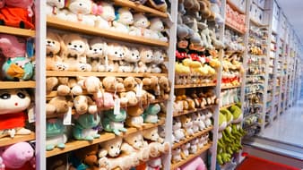 บุกร้าน 100 เยนในตำนาน แหล่งของฝากญี่ปุ่นราคาประหยัด!