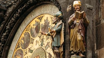 ไปนอกแล้วจะรุ่ง! เปิดดวง 4 ราศีที่มีเกณฑ์เดินทางไปต่างประเทศ