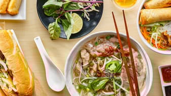 รีวิวสุดยอด 7 จานเด็ดที่ต้องห้ามพลาดในเมนูอาหารเวียดนาม