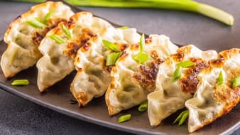 ตะลอนกิน 5 ร้านเกี๊ยวซ่าสุดฟินที่โอซาก้า !! หนึ่งในเมนูญี่ปุ่นที่พลาดไม่ได้ 