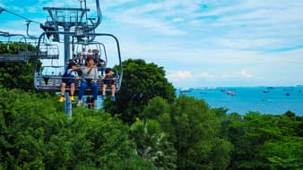 ไม่ได้มีดีแค่ Universal! พาเที่ยว Skyline Luge สุดเหวี่ยงที่เกาะ Sentosa