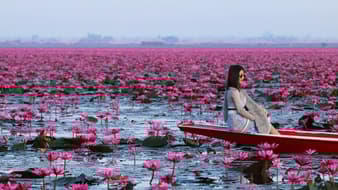 ขับรถเที่ยวอุดรฯ ไหว้พระ พักใจ เลาะหาเมนูอร่อยกินให้จุกๆ กันไปเลย!