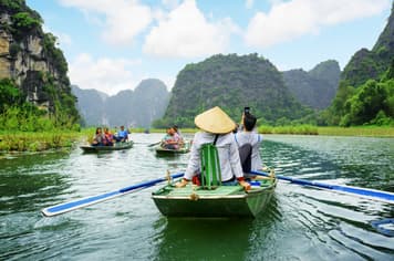 18620 ทัวร์เวียดนาม วัน 3 คืน 3 คืน 4 บิน VietJet Air
