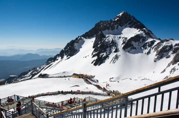 21625 ทัวร์จีน วัน 4 คืน KMG24 สระมังกรดำ เมืองโบราณลี่ วัดเจ้าแม่กวนอิม เมืองโบราณต้าหลี่ 5 บิน Kunming Airlines