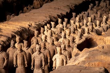 21884 ทัวร์จีน วัน 3 คืน WDXIY004 สุสารทหารจิ๋นซี เจดีย์ห่านป่าใหญ่ วัดลาละ จัตุรัสหอลอง 4 บิน Spring Airlines