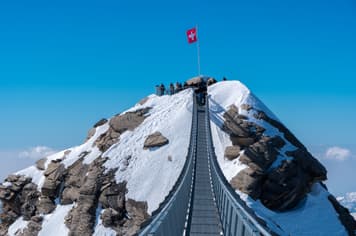 22034 ทัวร์ยุโรป วัน 4 คืน GO3MXP-EK026 มหาวิหารดูโอโม่ ทะเลสาบโคโม่ ถ้ำน้ำแข็ง สะพานไม้ชาเปล 7 บิน Emirates Airline