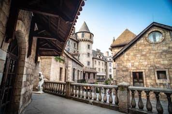 22043 ทัวร์เวียดนาม วัน 2 คืน VEK63 วัดหลินอึ๋ง หมู่บ้านกั๊มทาน โบสถ์สีชมพู ตลาดฮาน 3 บิน Emirates Airline