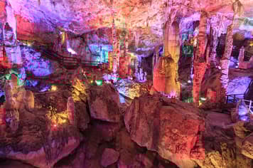 22241 ทัวร์จีน วัน 4 คืน T2G-CKG13(3U) หมู่บ้านโบราณสือชี่โขว่ หงหยาต้ง ล่องแพมังกรแม่น้ำก้งสุ่ย ถ้ำเถิงหลง 5 บิน Sichuan Airlines