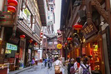 22246 ทัวร์จีน วัน 5 คืน T2G-CKGTFU02(3U) หงหยาต้ง หมู่บ้านโบราณสือชี่โข่ว หน้าผาแกะสลักต้าจู๋ ตึกตะเกียบ 6 บิน Sichuan Airlines