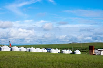 22723 ทัวร์จีน วัน 5 คืน BT-DSN04_VZ อุทยานภูเขาไฟอูลันดา วัดต้าเจา ถนนโบราณไซซ่าง เนินทรายเสี่ยงซาวาน 6 บิน VietJet Air