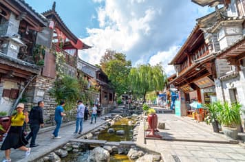 23033 ทัวร์จีน วัน 4 คืน 2ULJG-DR005 เจดีย์สามองค์ ทะเลสาบเอ๋อไห่ เมืองโบราณต้าหลี่ ภูเขาหิมะมังกรหยก 5 บิน Ruili Airlines