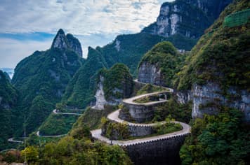 23183 ทัวร์จีน วัน 4 คืน ZGYIH-26079H จางเจียเจี้ย ฝูหรงเจิ้น เทียนเหมินซาน ประตูสวรรค์ 5 บิน Air Changan