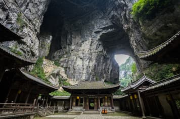 23309 ทัวร์จีน วัน 4 คืน TF-CKGFD05 รถไฟทะลุตึก ล่องเรือแม่น้ำสองสาย ถ้ำแกะสลักต้าจู๋ 5 บิน Thai AirAsia