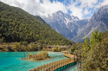 23476 ทัวร์จีน วัน 5 คืน 2UKMG-FD001 ภูเขาหิมะมังกรหยก อุทยานน้ำหยก สระมังกรดำ สวนน้ำตกคุนหมิง 6 บิน Thai AirAsia