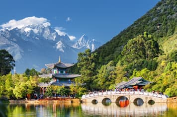 23771 ทัวร์จีน วัน 5 คืน 2ULJG-DR008 ภูเขาหิมะมังกรหยก สวนดอกไม้ฮวาอวี่มู่ฉาง หุบเขาพระจันทร์สีน้ำเงิน 6 บิน Ruili Airlines