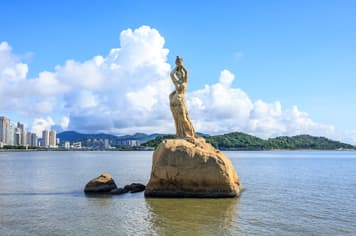 23904 ทัวร์ฮ่องกง วัน 2 คืน CHXH10 เจ้าแม่กวนอิมริมทะเล โรงละครหอไข่มุก วัดแชกงหมิว วิหารเซนต์ปอล 4 บิน Hong Kong Airlines