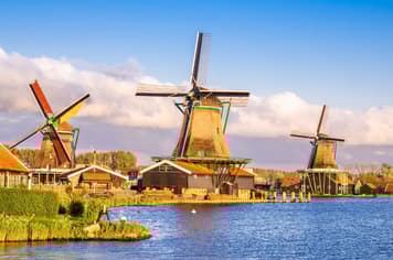 24046 ทัวร์ยุโรป วัน 5 คืน NEK157 พระราชวังหลวงอัมสเตอร์ หมู่บ้านกังหันลม โบสถ์อาวร์เลดี้ ห้างแกลเลอรี่ ลาฟาแยตต์ 8 บิน Emirates Airline