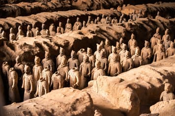 24127 ทัวร์จีน วัน 4 คืน WDYCU003  ถ้ำน้ำแข็งโบราณหมื่นปี ถ้ำผาหลงเหมิน หมู่บ้านใต้ดิน สุสานทหารจิ๋นซีฮ่องเต้ 5 บิน Shenzhen Airlines