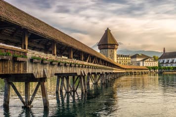 24198 ทัวร์สวิตเซอร์แลนด์ วัน 6 คืน GO3ZRH-TG036 ธารน้ำแข็งยักษ์ ยอดเขากรอนเนอร์แกรต สะพานไม้ชาเปล ปราสาทชิลยอง 9 บิน การบินไทย