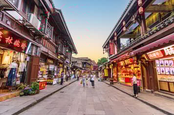 24303 ทัวร์จีน วัน 4 คืน CHUCKG3 อุทยานหลุมฟ้าสะพานสวรรค์ ผาหินแกะสลักต้าจู๋  เมืองโบราณฉือชี่โข่ว 5 บิน ไห่หนานแอร์ไลน์ 