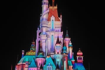 24352 ทัวร์ฮ่องกง วัน 2 คืน DF88-HD3 รีพลัสเบย์ วัดแชกงหมิว เดินย่านจิมซาจุ่ย ดิสนีย์แลนด์เต็มวัน 3 บิน Cathay Pacific Airways