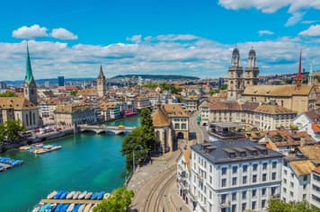 24625 ทัวร์ยุโรป วัน 5 คืน GO3ZRH-SQ002 ล่องเรือแม่น้ำแซนน์ ยอดเขากรอนเนอร์แกรต ห้างแกลลอรี่ลาฟาแยทท์ 8 บิน Singapore Airlines