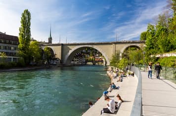 24966 ทัวร์ยุโรป วัน 5 คืน GO3ZRH-TG037 ล่องเรือทะเลสาบเบรียนซ์ ปราสาทซิลยอง นั่งกระเช้าชมแมทเทอร์ฮอร์น 8 บิน การบินไทย