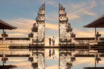 25757 ทัวร์อินโดนีเซีย วัน 3 คืน วิหารทานาล็อก สวนพระวิษณุ วัดเลมปูยางค์ ทะเลสาบบาร์ตู 4 บิน Thai Lion Air