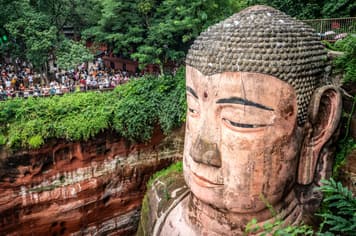 27316 ทัวร์จีน วัน 5 คืน อุทยานหลุมฟ้าสะพานสวรรค์ ล่องเรือชมหลวงพ่อโตเล่อซาน อุทยานภูผาหิมะสวรรค์ต๋ากู่ปิงชวน 7 บิน Thai AirAsia