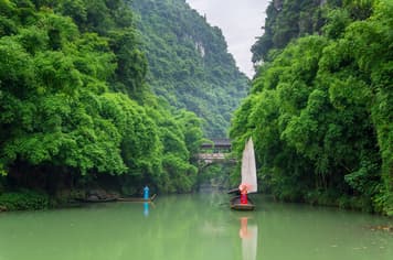 27337 ทัวร์จีน วัน 5 คืน หมู่บ้านซาน้สีย สวนถ้ำสวามสหาย อุทยานหลุมฟ้าสะพานสวรรค์ 6 บิน Air Changan