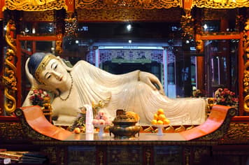 27522 ทัวร์จีน วัน 4 คืน หาดไว่ทาน ทะเลสาบซีหู วัดพระหยกขาว ฟรีเดย์ 1 วัน 5 บิน Loong air