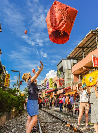 ทัวร์ไต้หวัน ไทเป 4 วัน 3 คืน ถนนโบราณสือเฟิ่น อนุสรณ์สถานเจียงไคเช็ค บิน JX (CNX)