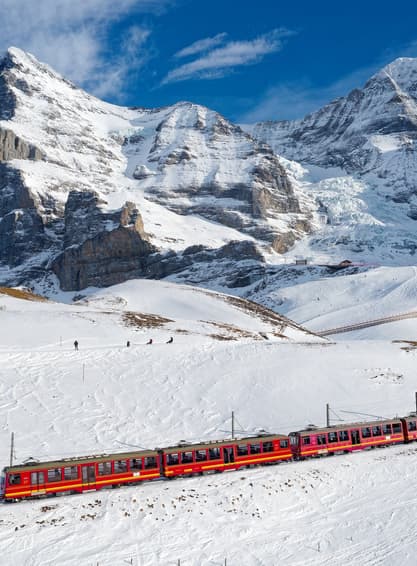 ทัวร์ยุโรปตะวันตก อิตาลี สวิส ฝรั่งเศส 9 วัน 6 คืน IEK140 ยอดเขาจุงเฟรา สะพานไม้ชาเปล ประตูชัยฝรั่งเศส บิน EK (BKK)