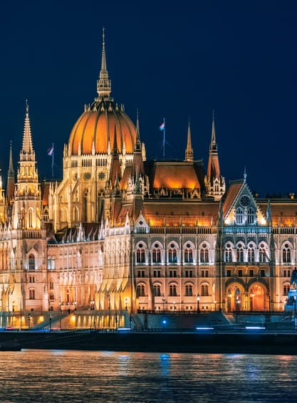 ทัวร์ยุโรป เยอรมัน ออสเตรีย เช็ก สโลวาเกีย ฮังการี 9 วัน 6 คืน UIEU022 เชสกี้ครุมลอฟ ยอดเขาซุกสปิตเช่ หมู่บ้านฮัลล์สตัทท์ ล่องเรือแม่น้ำดานูบ บิน EK (BKK)     