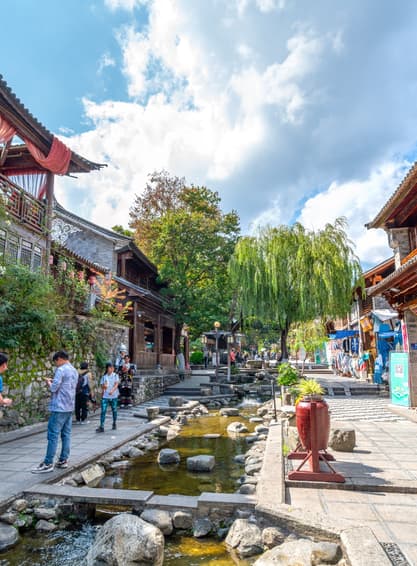 ทัวร์จีน ลี่เจียง 5 วัน 4 คืน 2ULJG-DR005 เจดีย์สามองค์ ทะเลสาบเอ๋อไห่ เมืองโบราณต้าหลี่ ภูเขาหิมะมังกรหยก บิน DR (BKK)